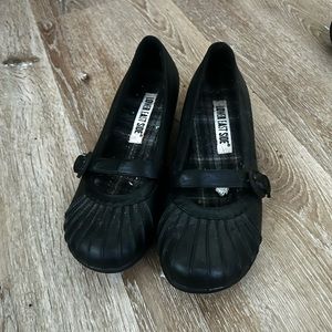 Lower West Side office shoes. not sure on size but fits 6.5-7